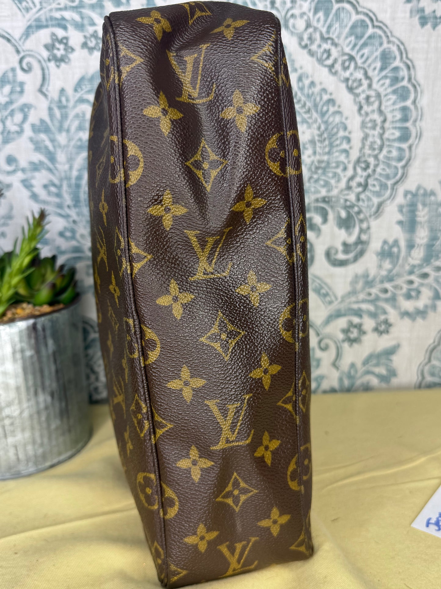 Louis Vuitton Trousse 28
