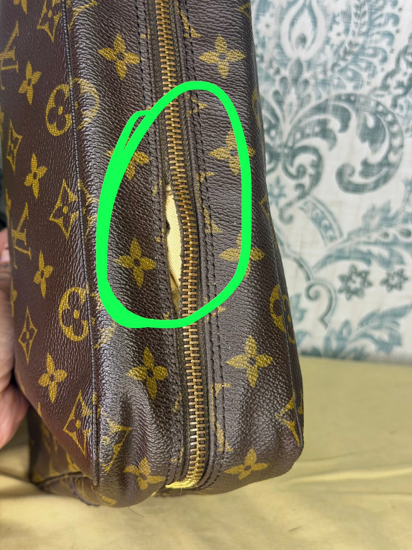 Louis Vuitton Trousse 28