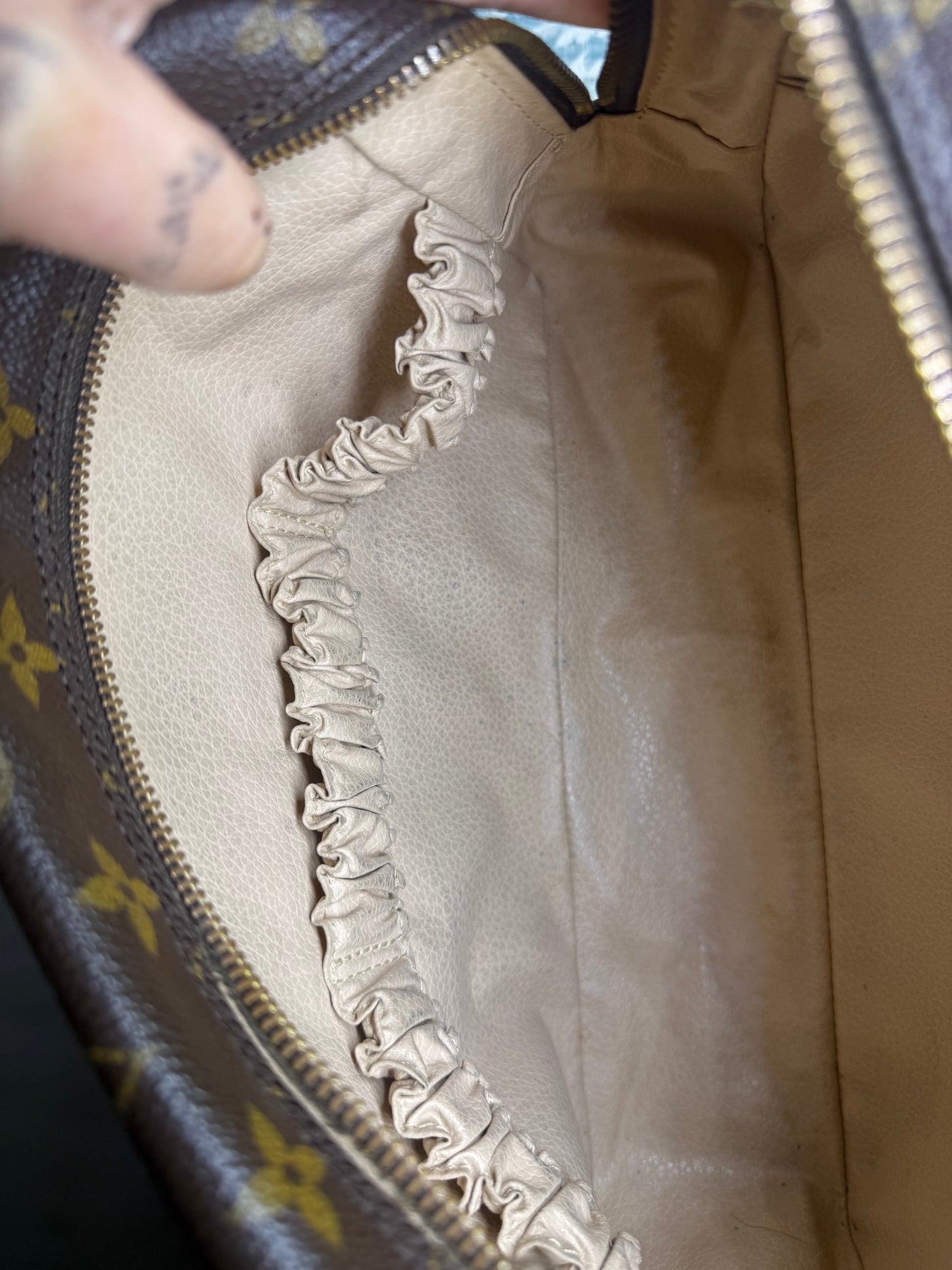 Louis Vuitton Trousse 28