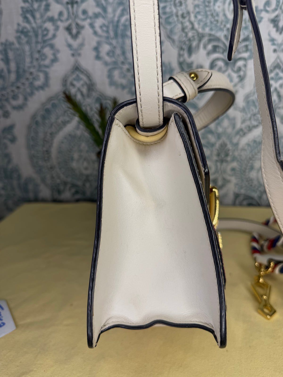 Gucci Sylvie Floral White Handbag/Crossbody