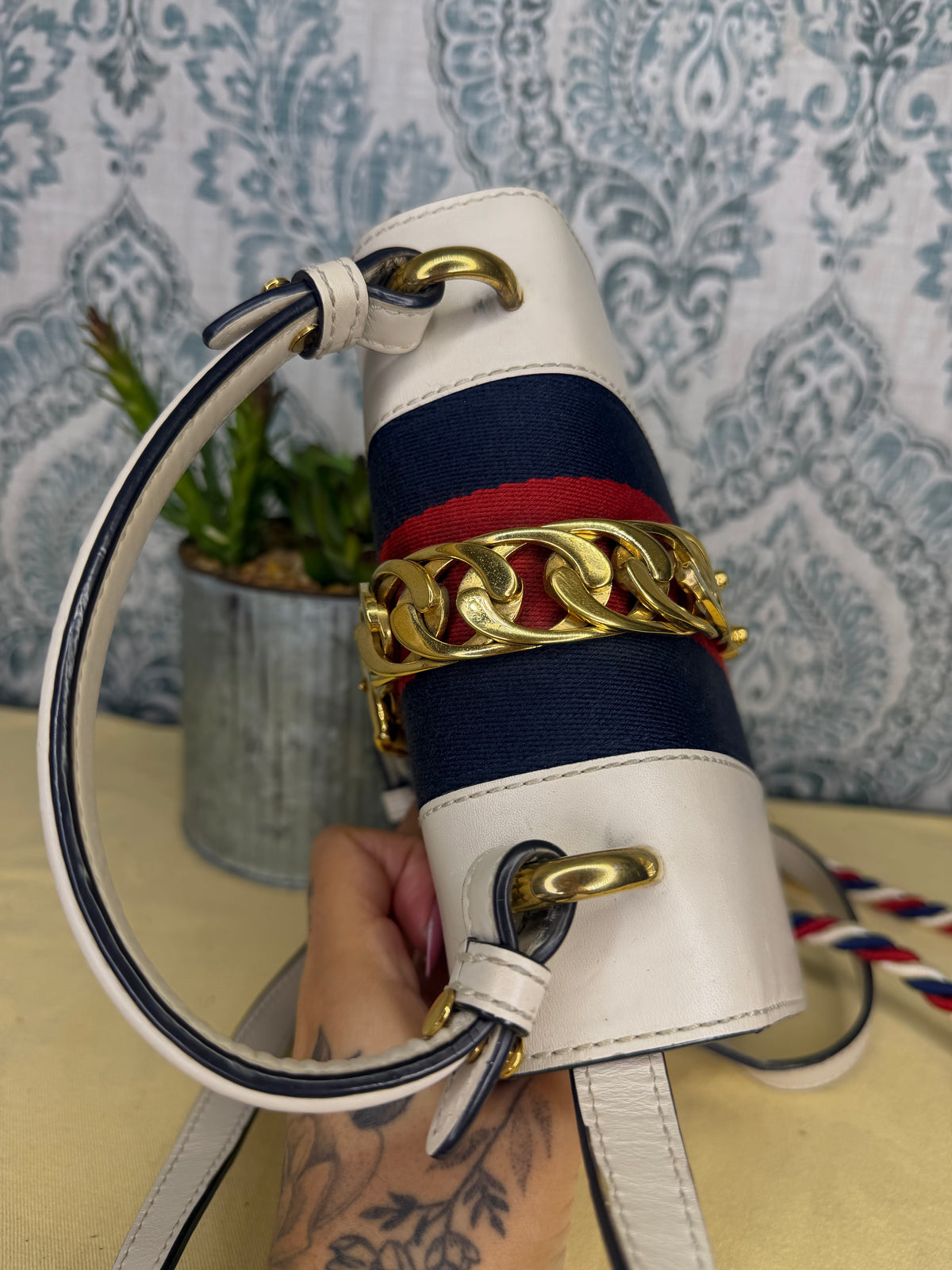 Gucci Sylvie Floral White Handbag/Crossbody