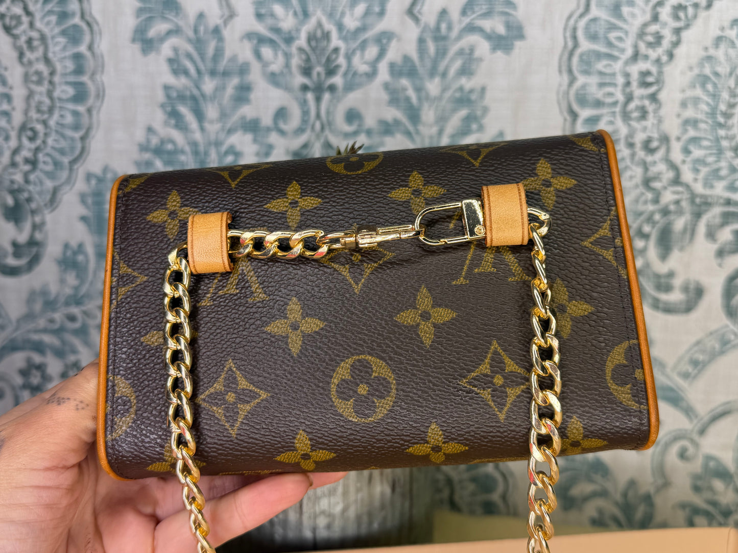 Louis Vuitton Pochette Florentine
