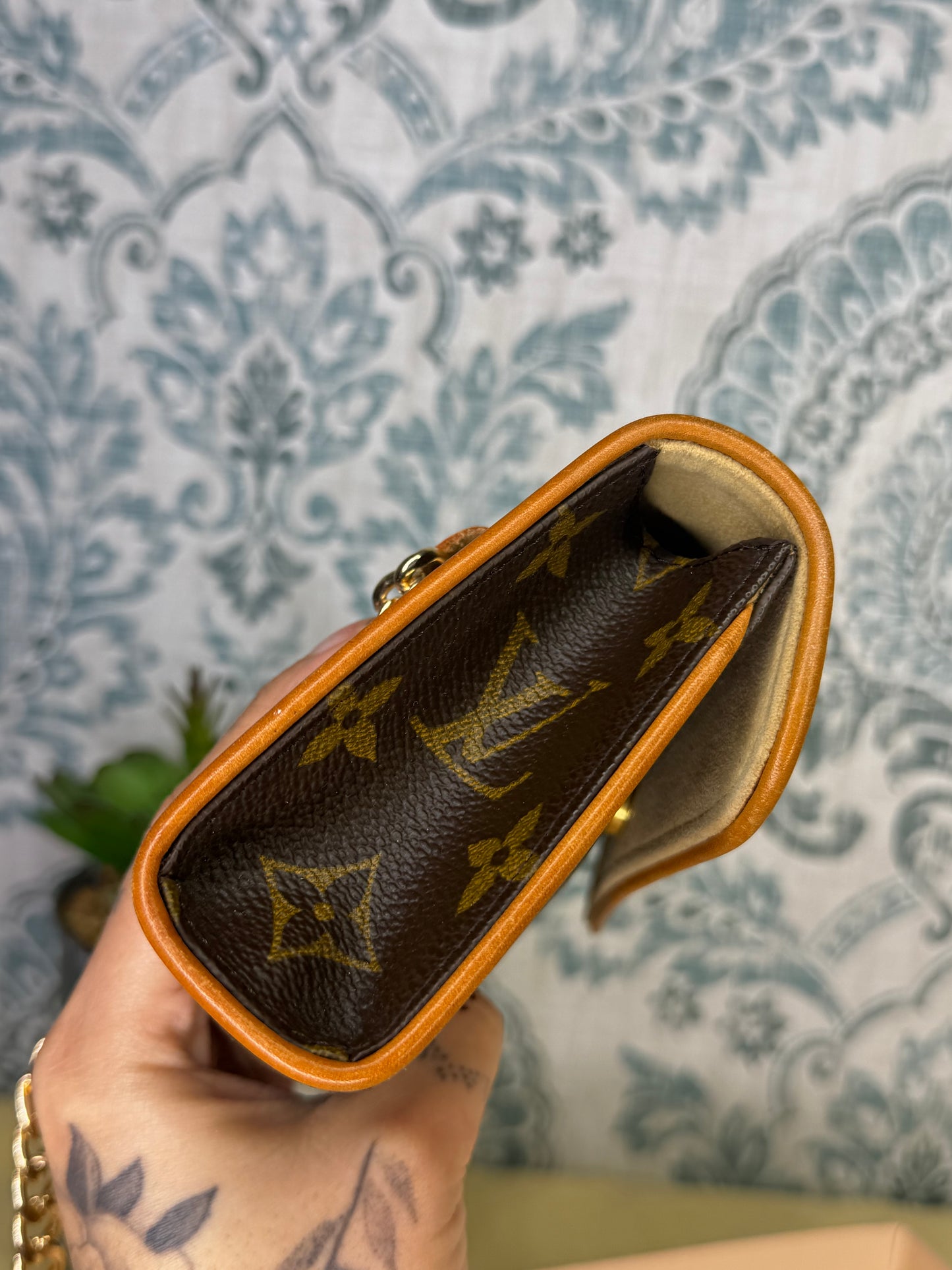 Louis Vuitton Pochette Florentine