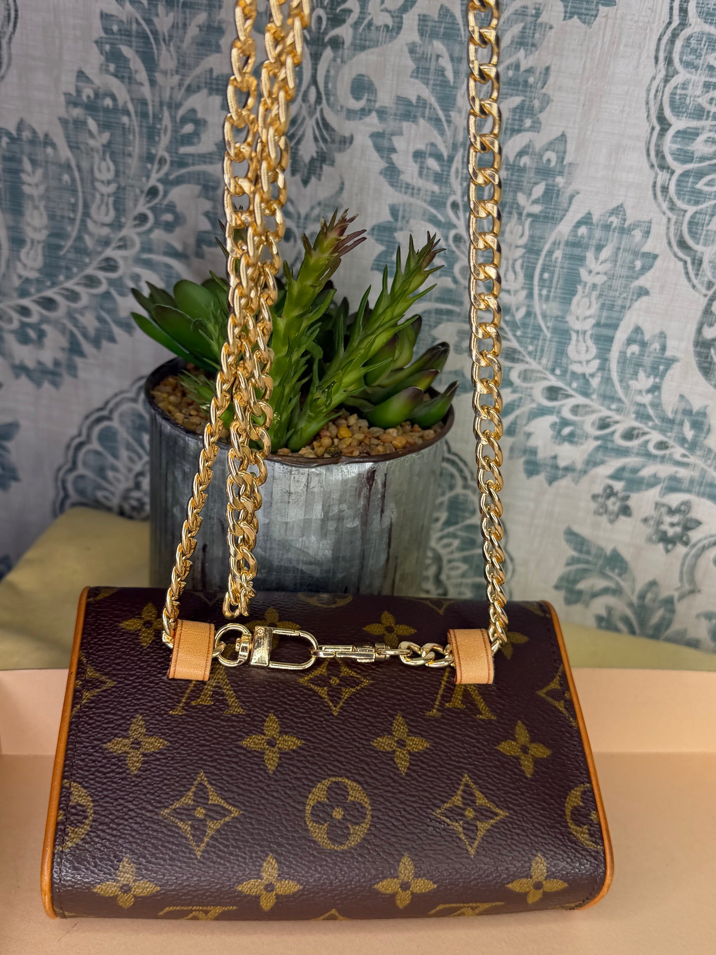Louis Vuitton Pochette Florentine