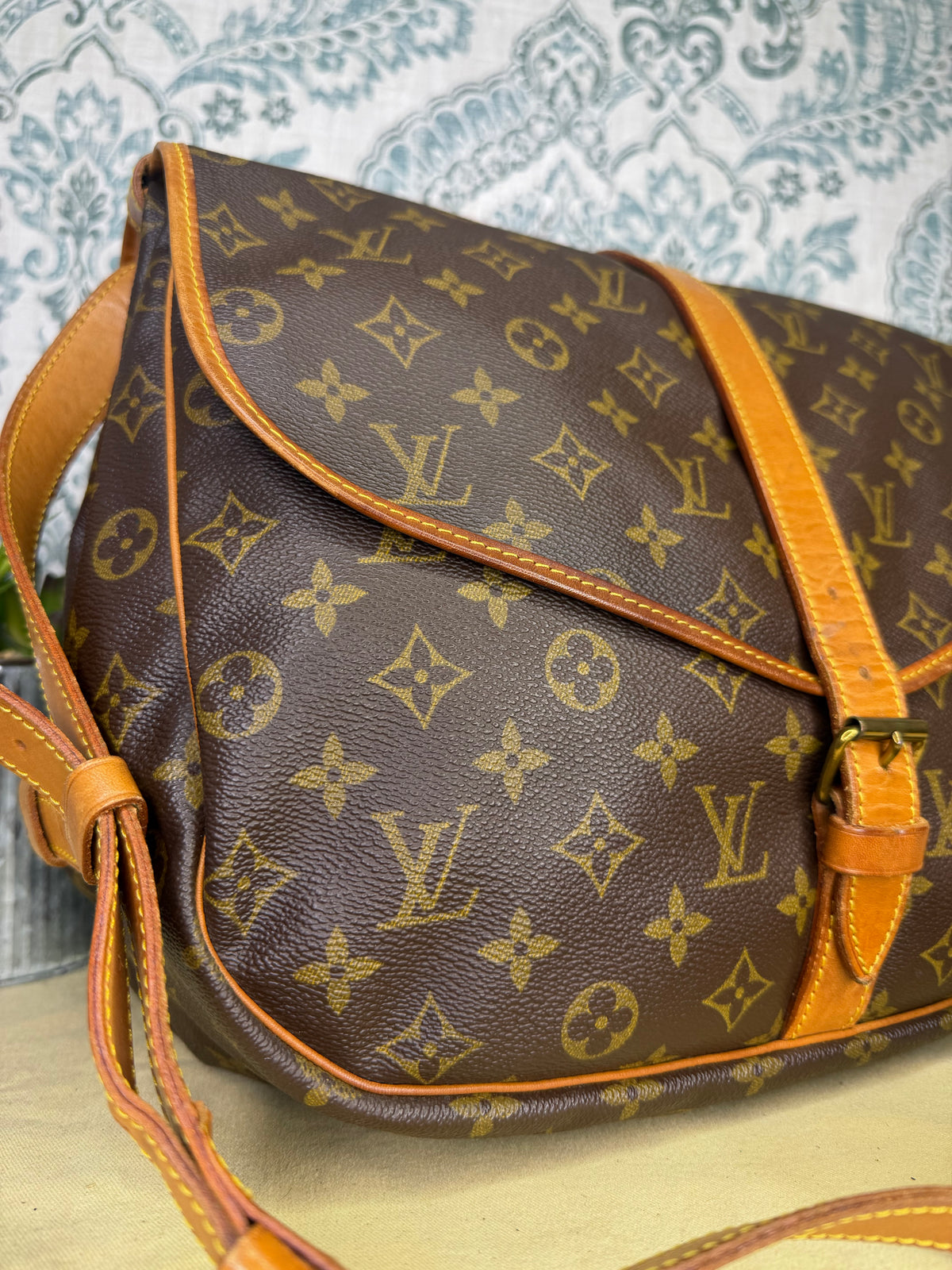 Louis Vuitton Saumur 35
