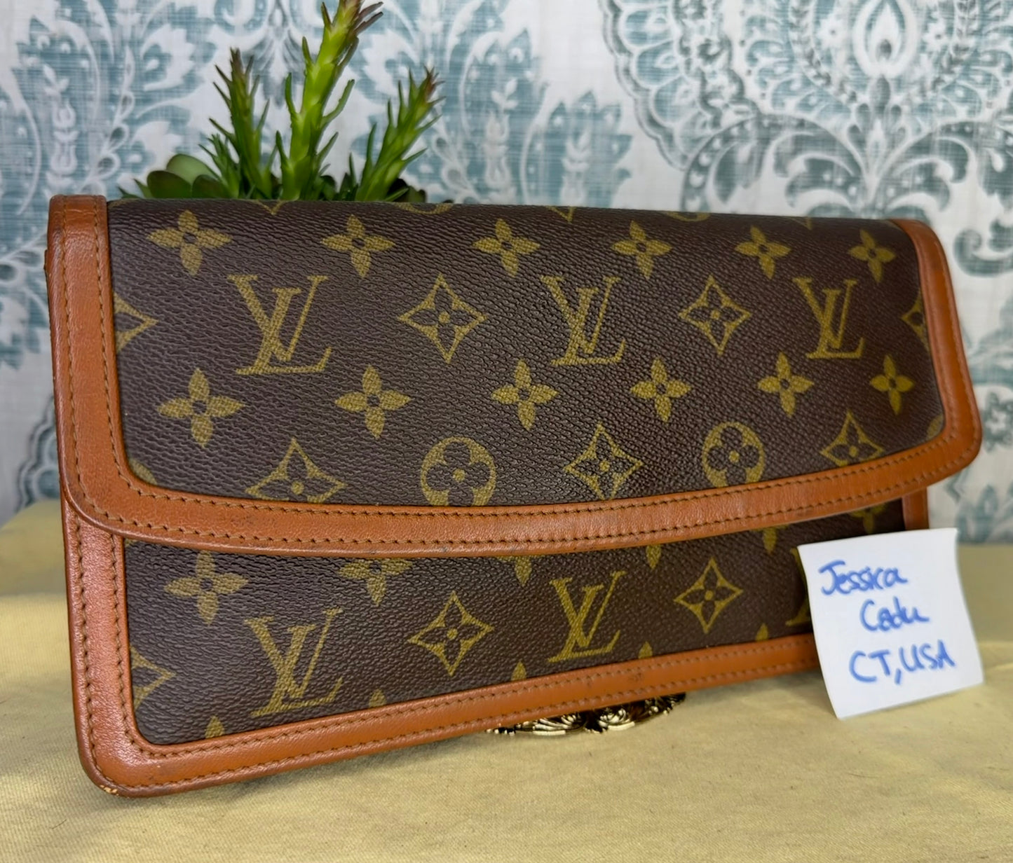 Louis Vuitton Pochette Dame PM Clutch