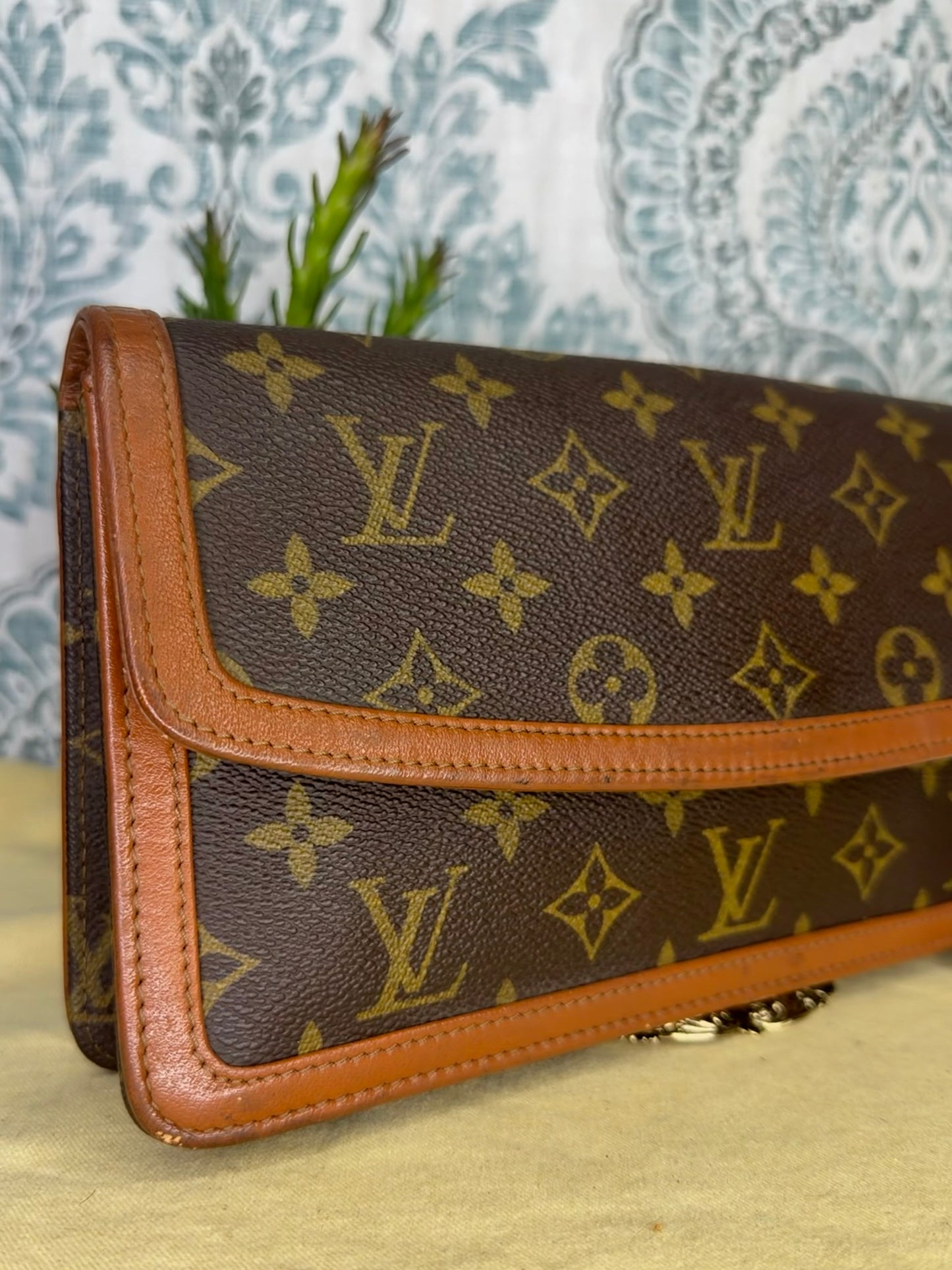Louis Vuitton Pochette Dame PM Clutch