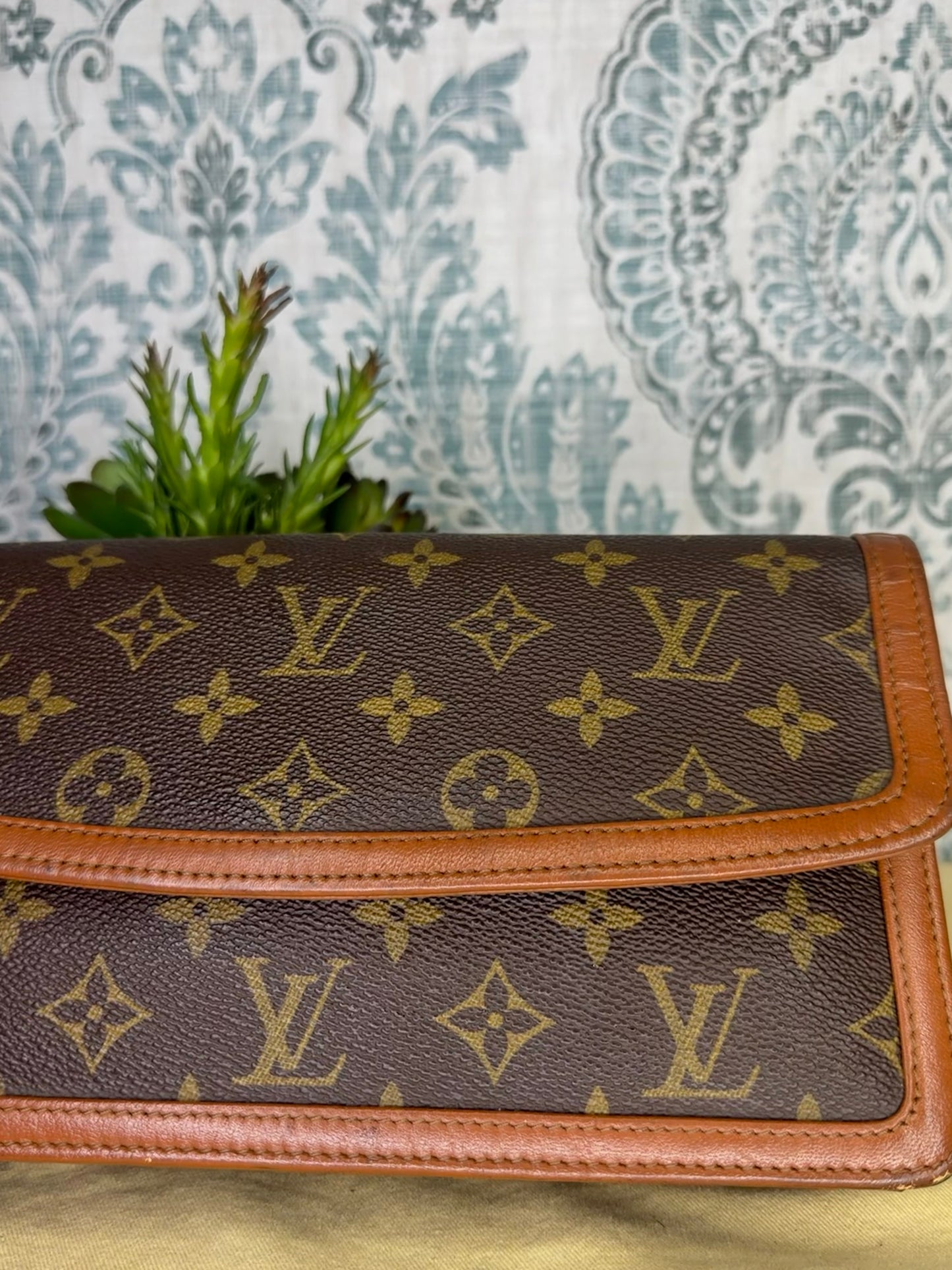 Louis Vuitton Pochette Dame PM Clutch