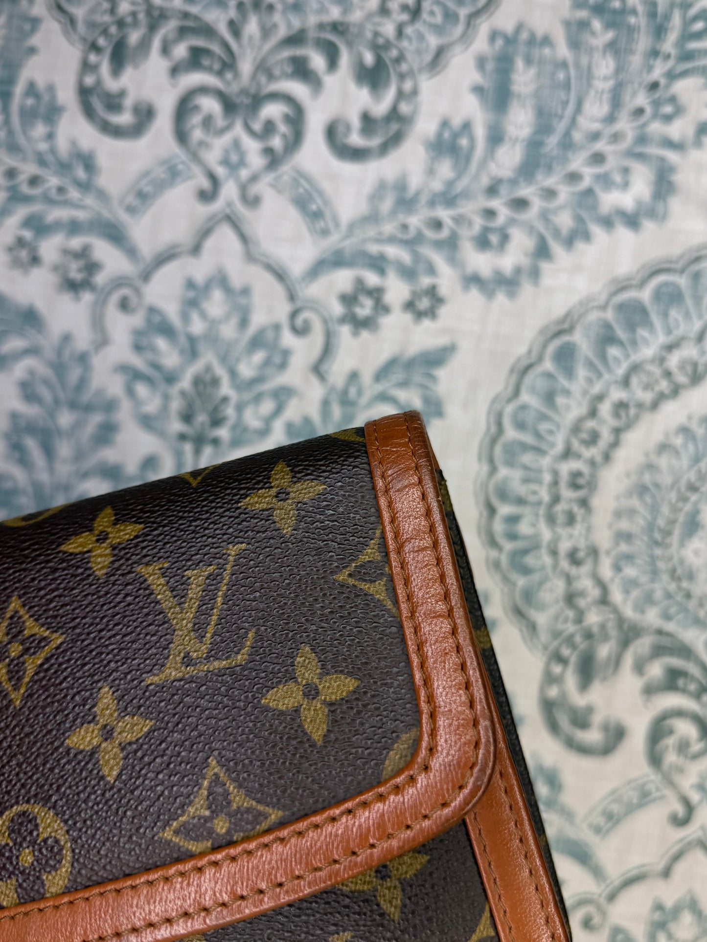 Louis Vuitton Pochette Dame PM Clutch