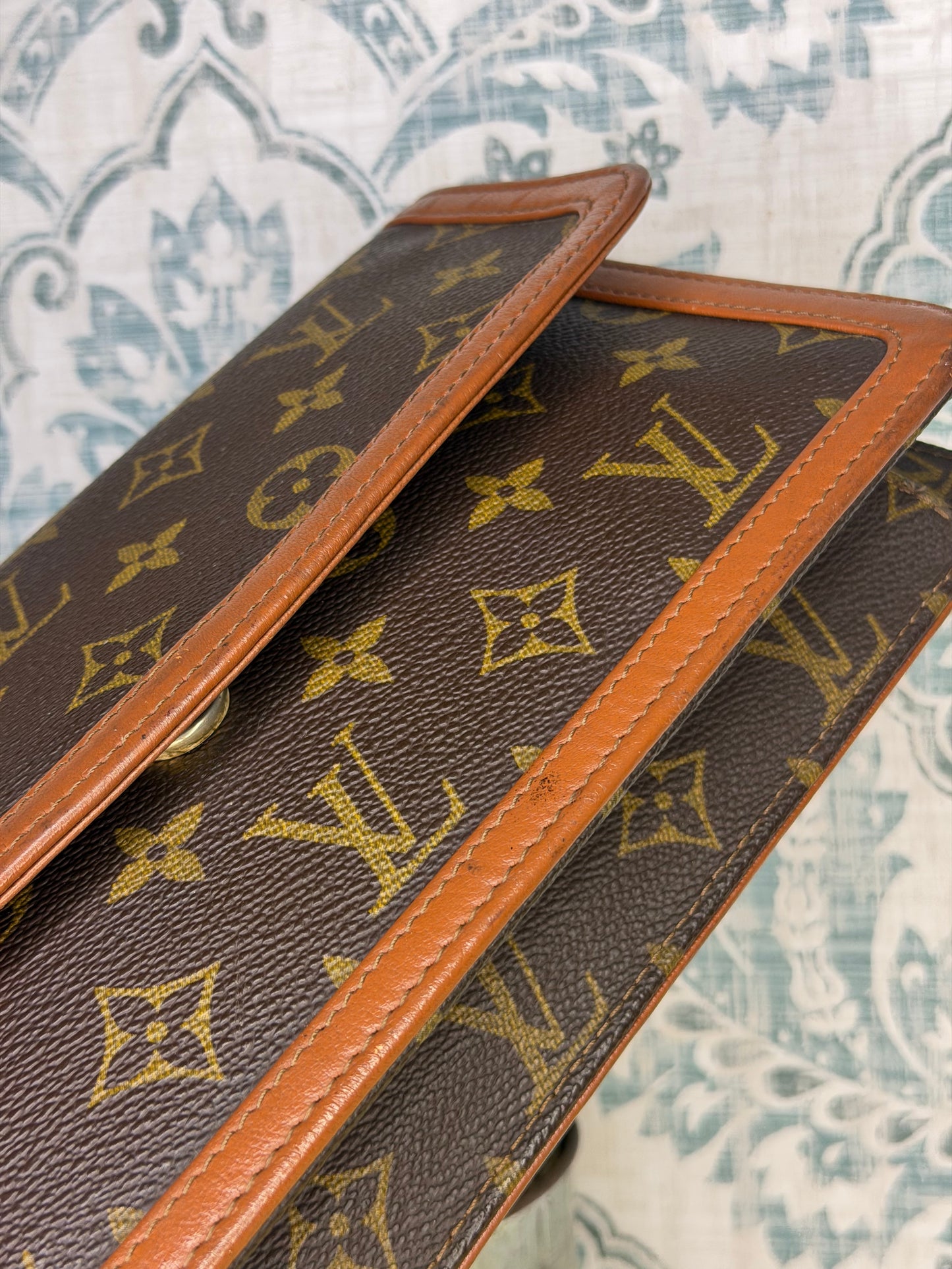 Louis Vuitton Pochette Dame PM Clutch