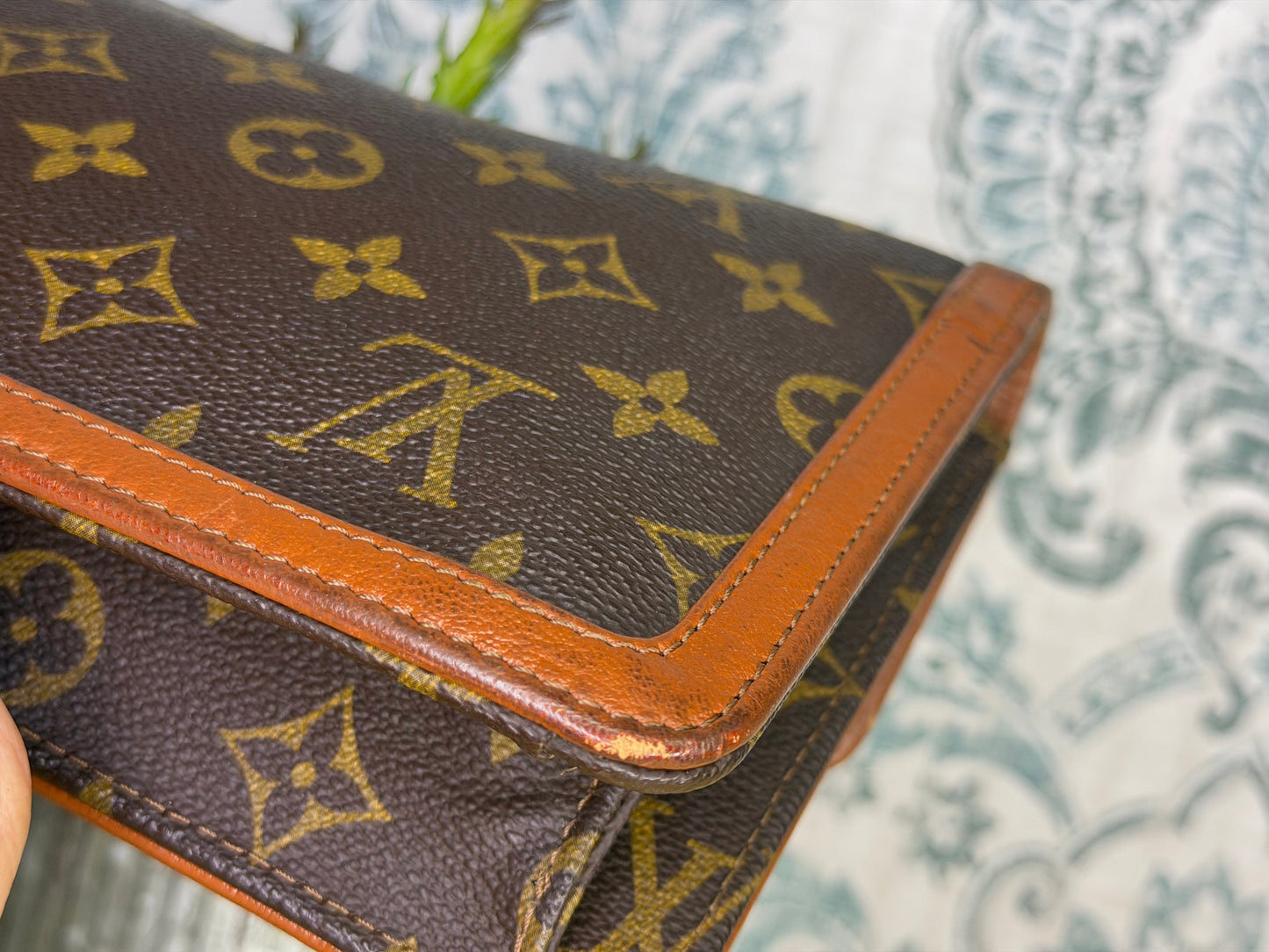 Louis Vuitton Pochette Dame PM Clutch