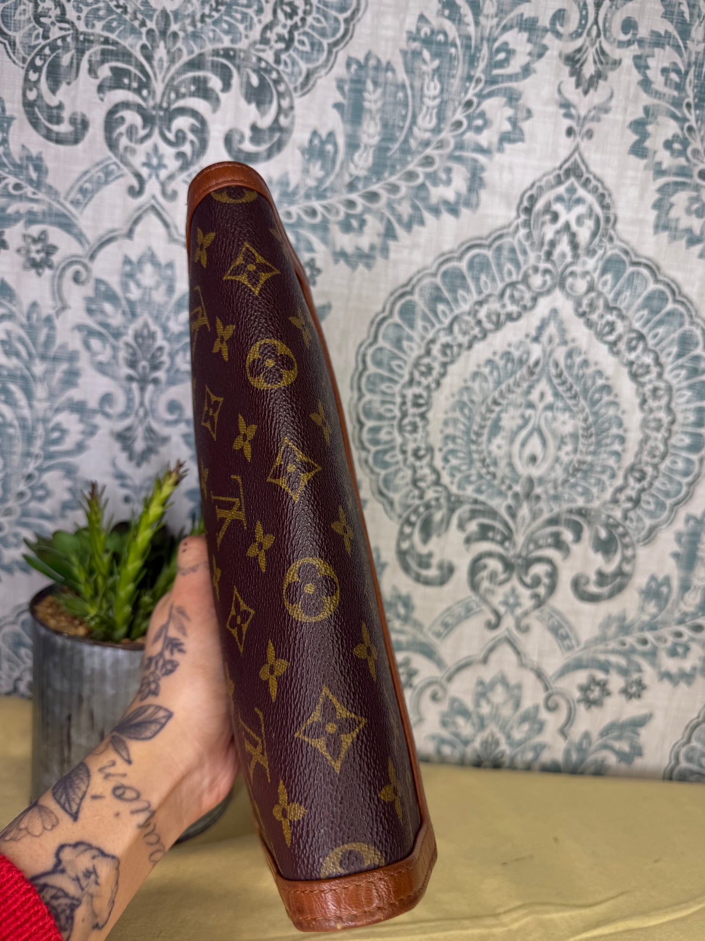Louis Vuitton Pochette Dame PM Clutch