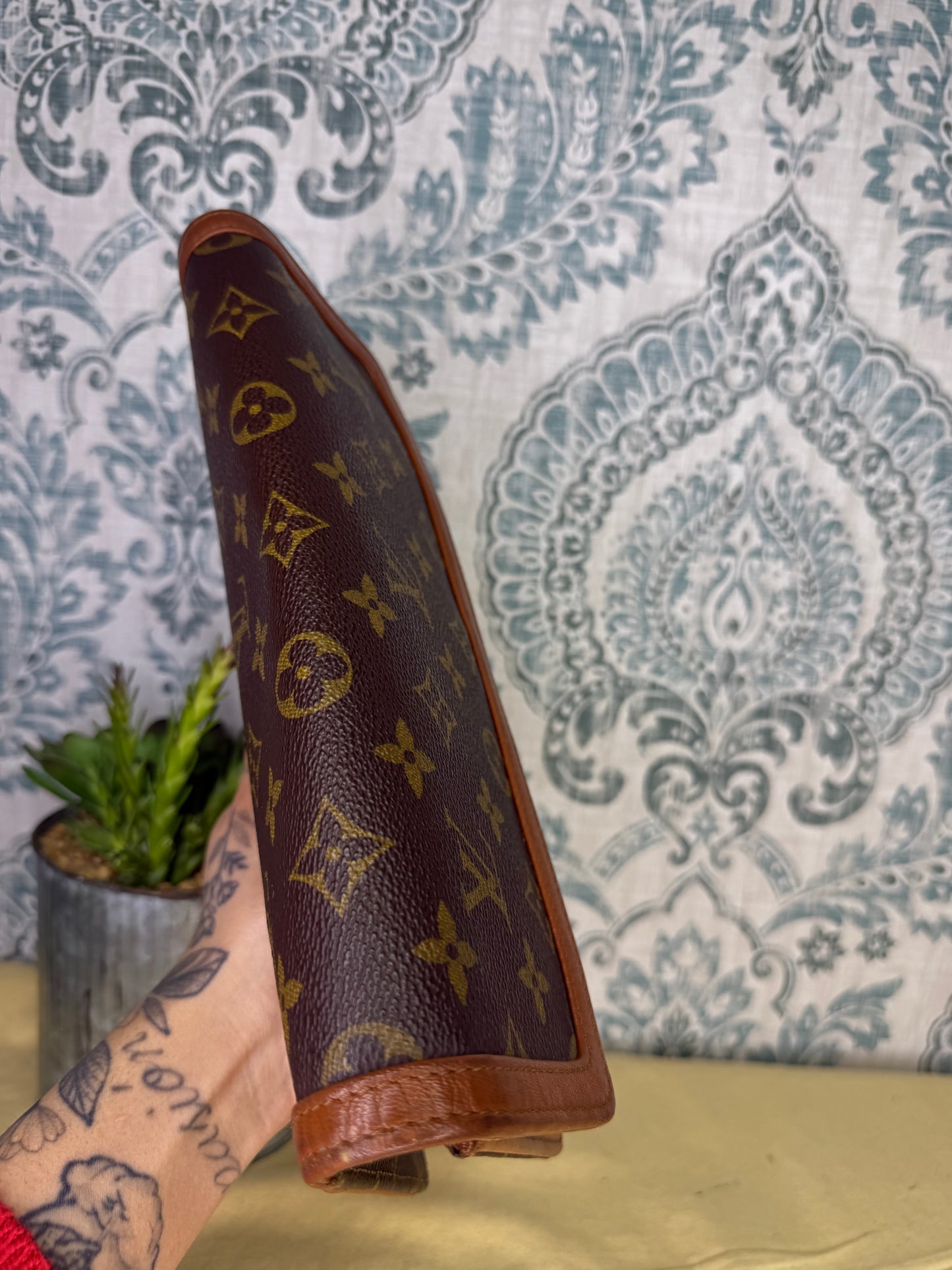 Louis Vuitton Pochette Dame PM Clutch