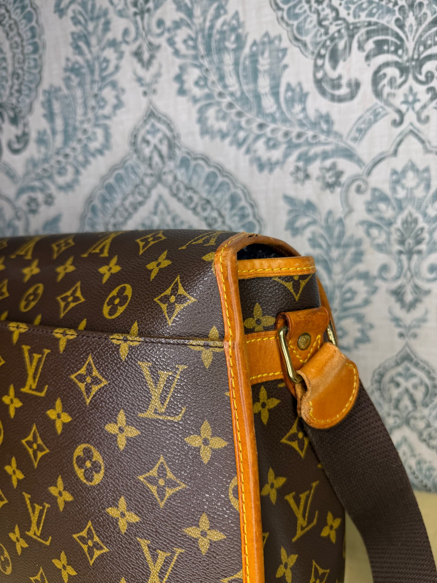Louis Vuitton Sac Gibeciere GM