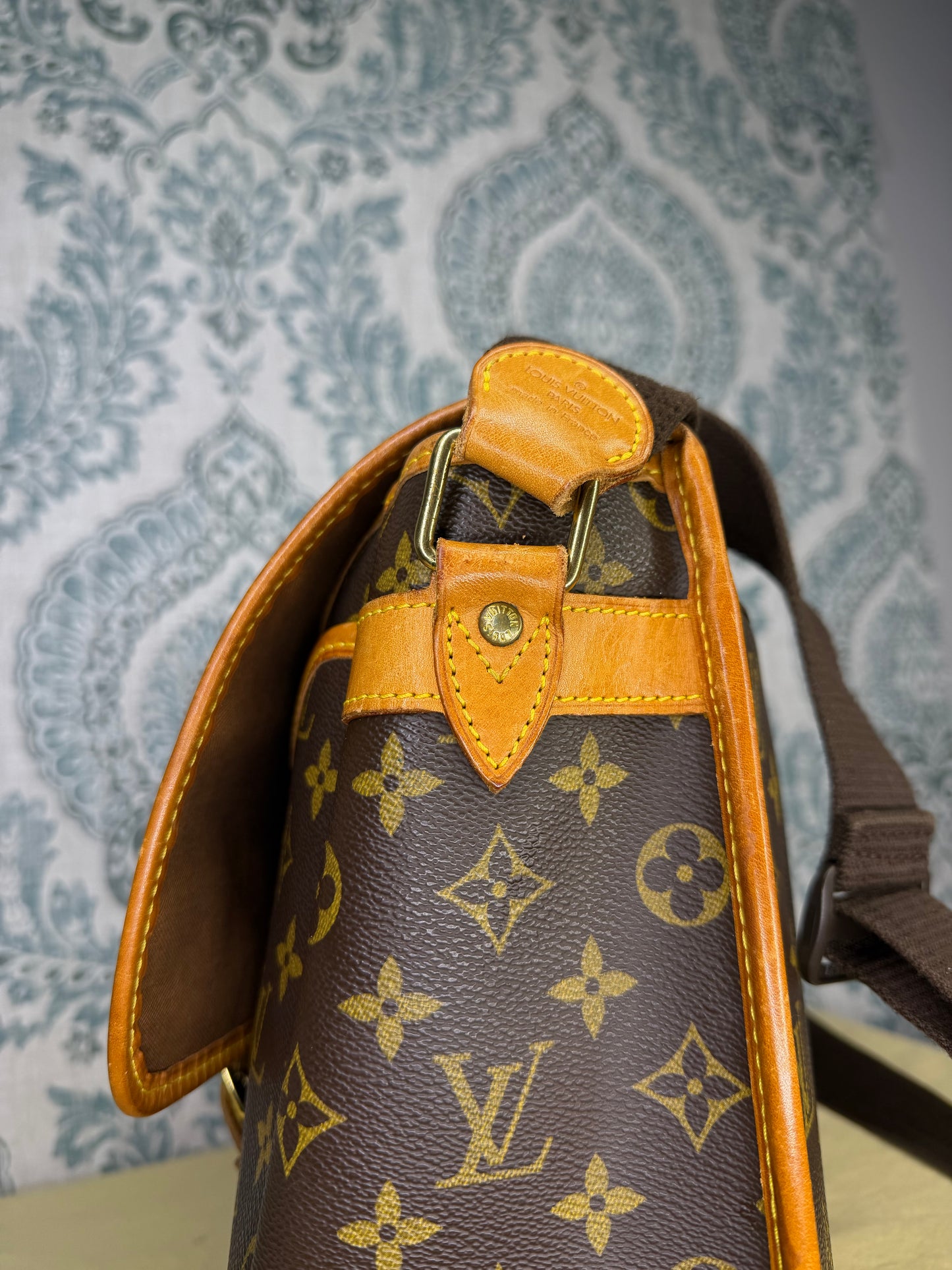 Louis Vuitton Sac Gibeciere GM