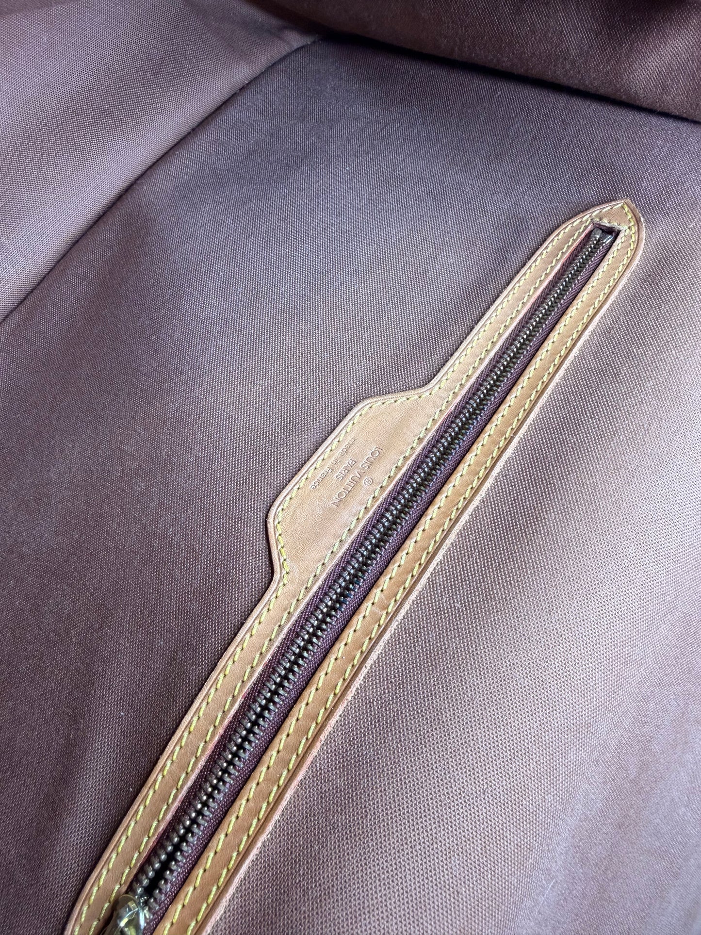 Louis Vuitton Sac Gibeciere GM