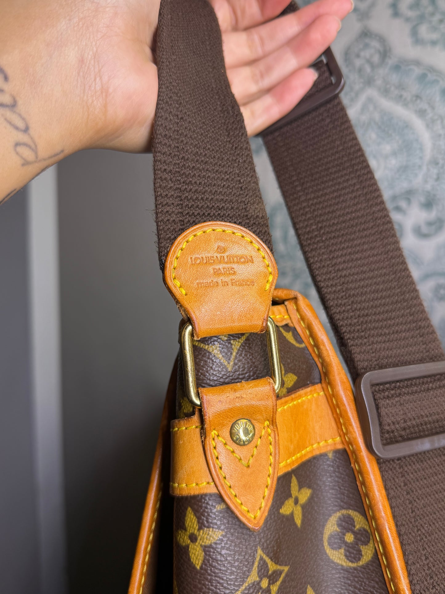 Louis Vuitton Sac Gibeciere GM