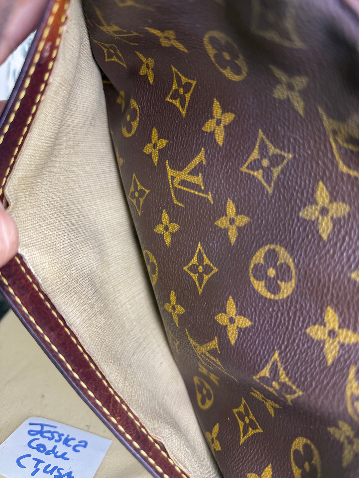 Louis Vuitton Reporter PM