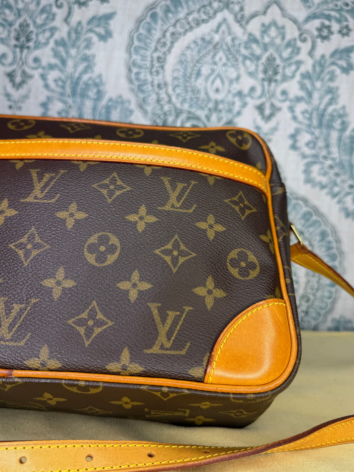 Louis Vuitton Trocadero 30