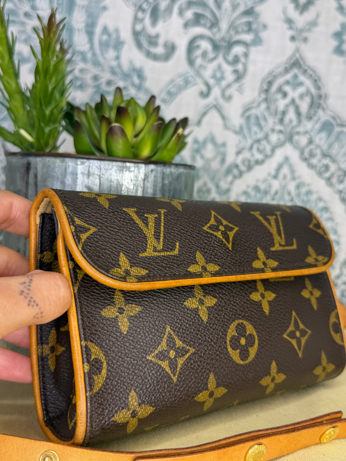 Louis Vuitton Pochette Florentine