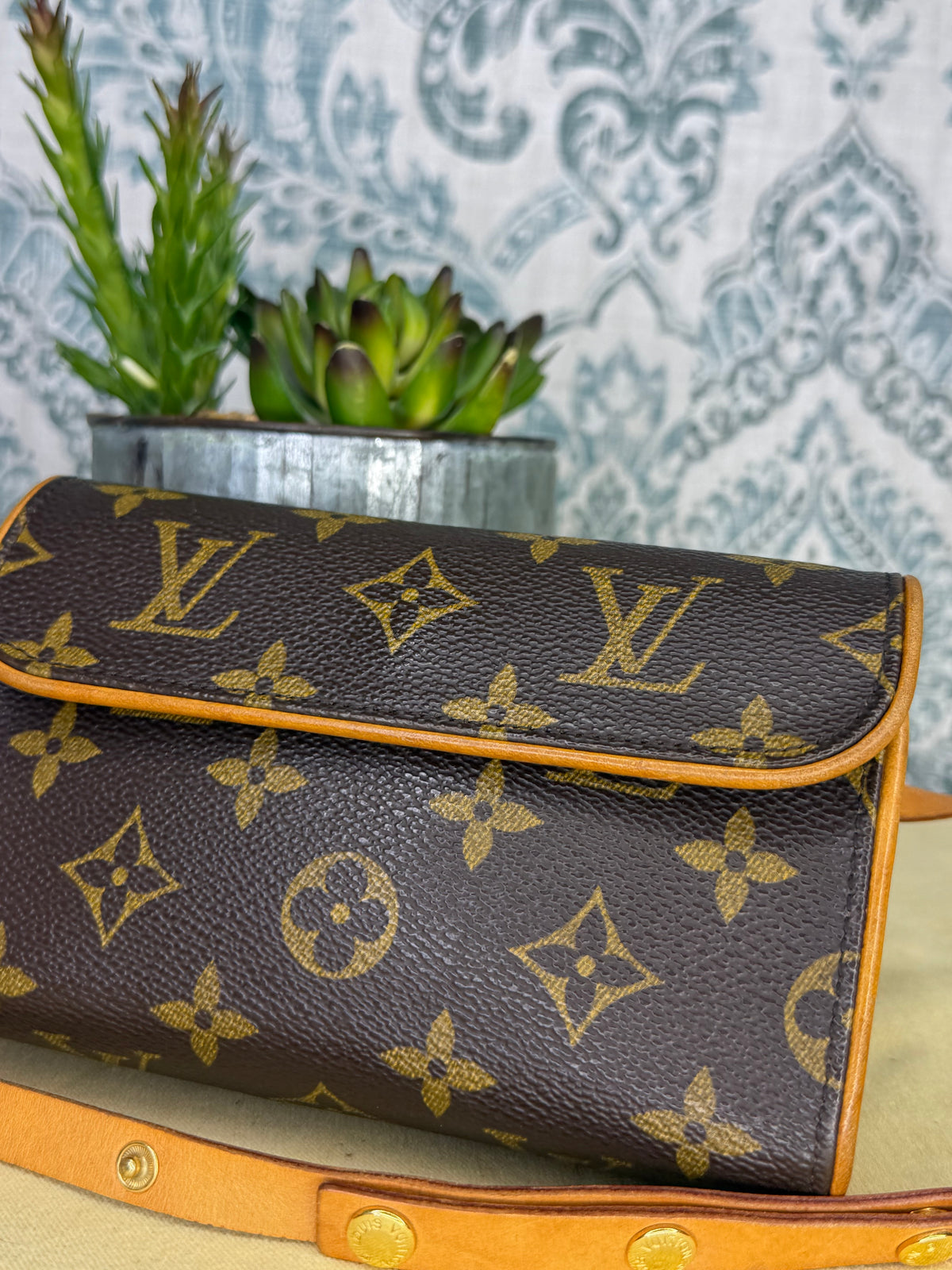 Louis Vuitton Pochette Florentine