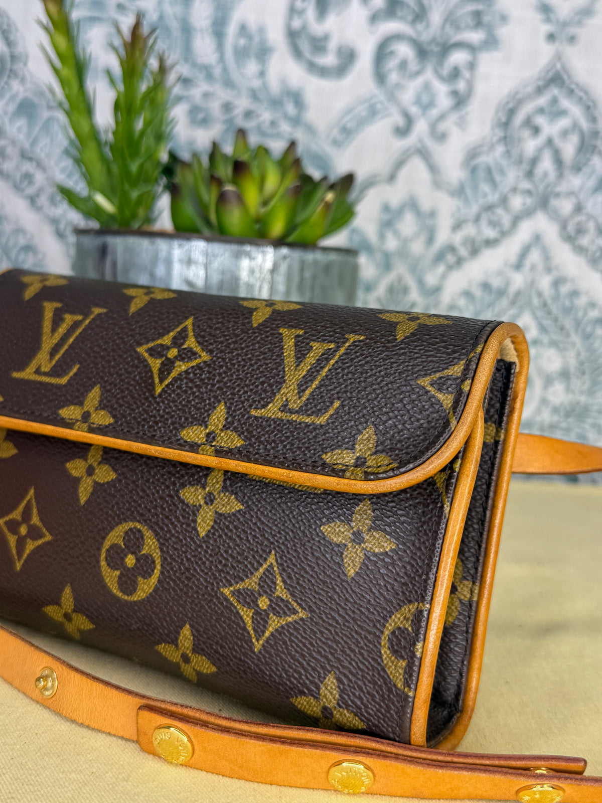 Louis Vuitton Pochette Florentine