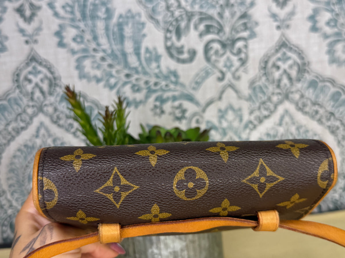 Louis Vuitton Pochette Florentine