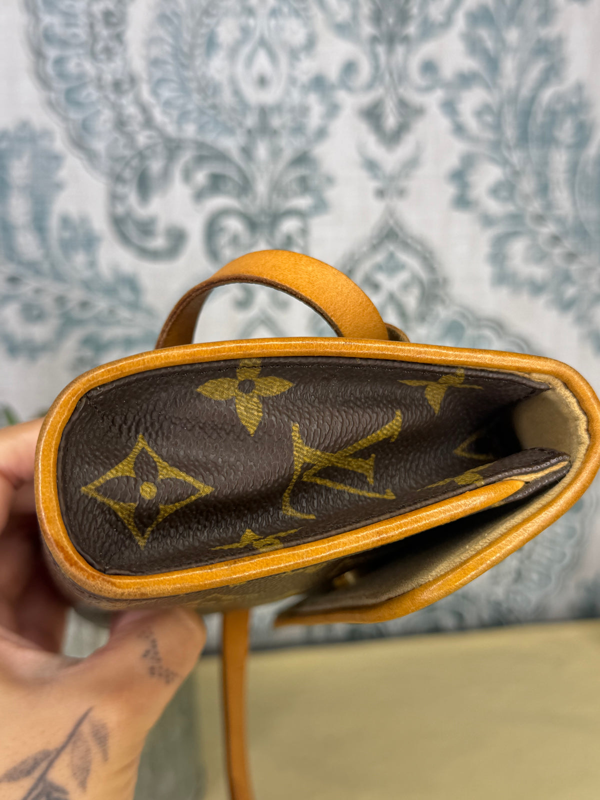 Louis Vuitton Pochette Florentine