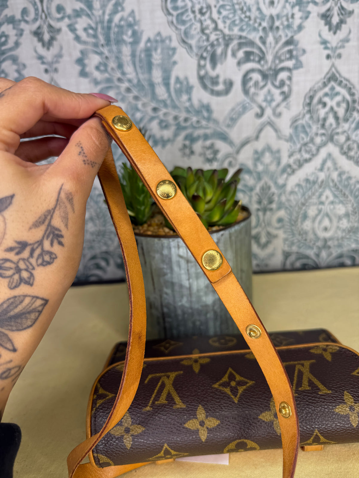 Louis Vuitton Pochette Florentine