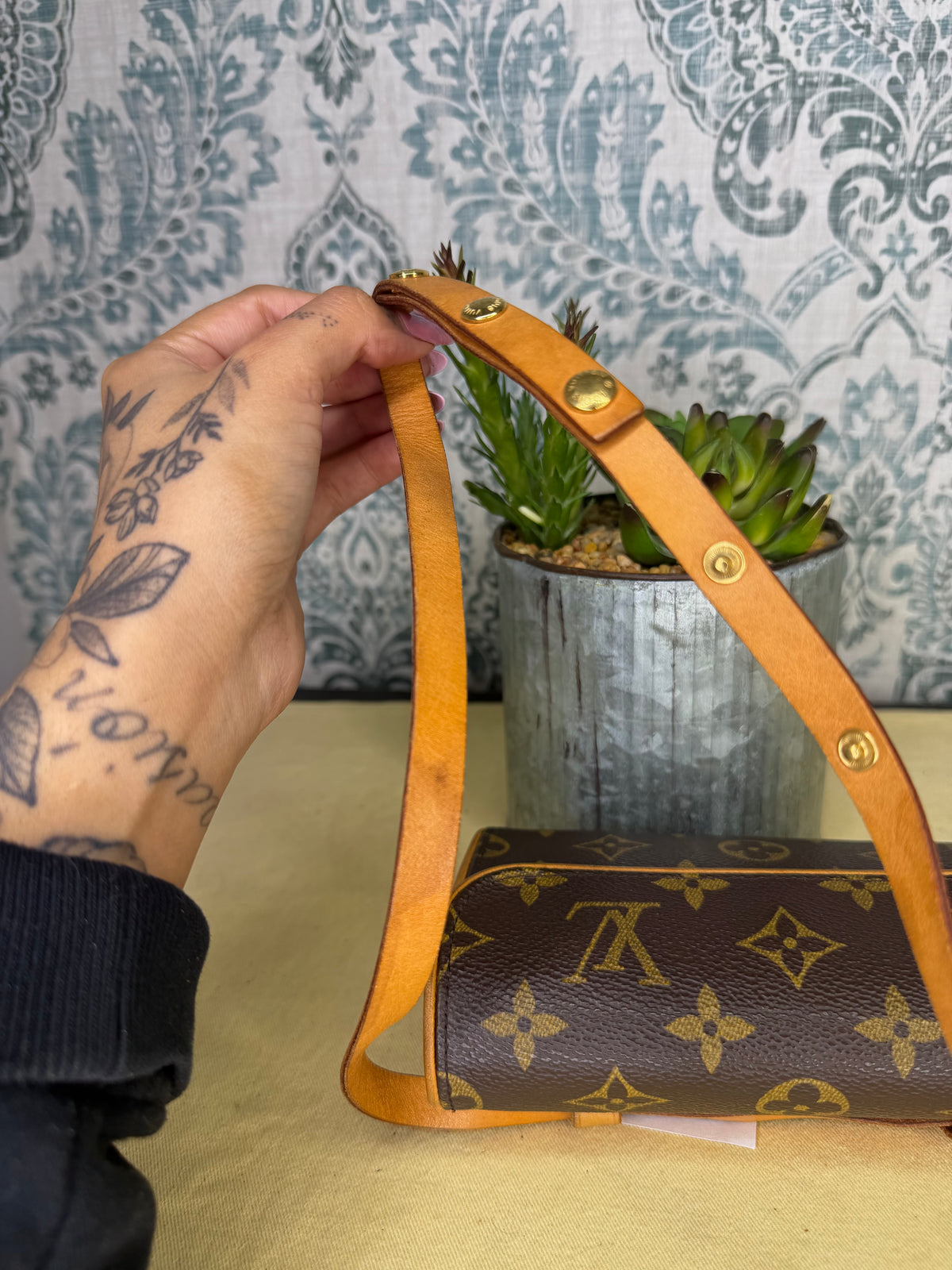 Louis Vuitton Pochette Florentine