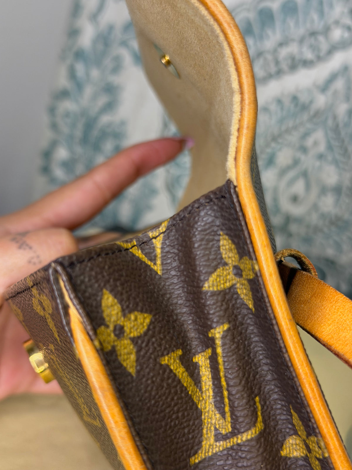 Louis Vuitton Pochette Florentine